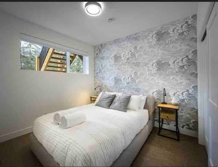 Საწოლი 152 × 203 სმ 