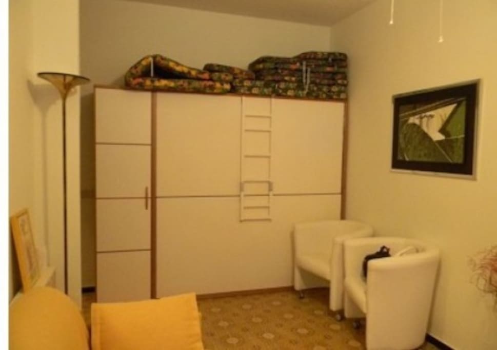 letto a castello su soggiorno