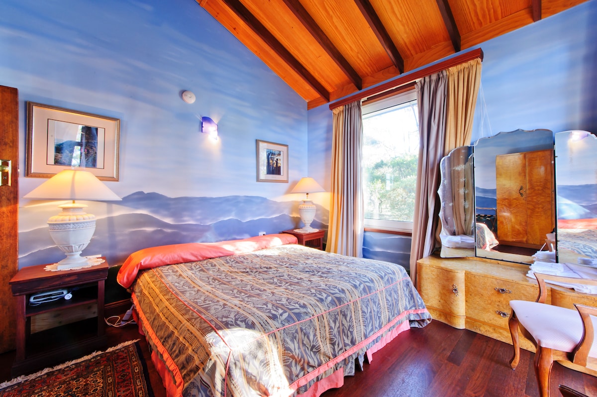 Ground floor king bedroom