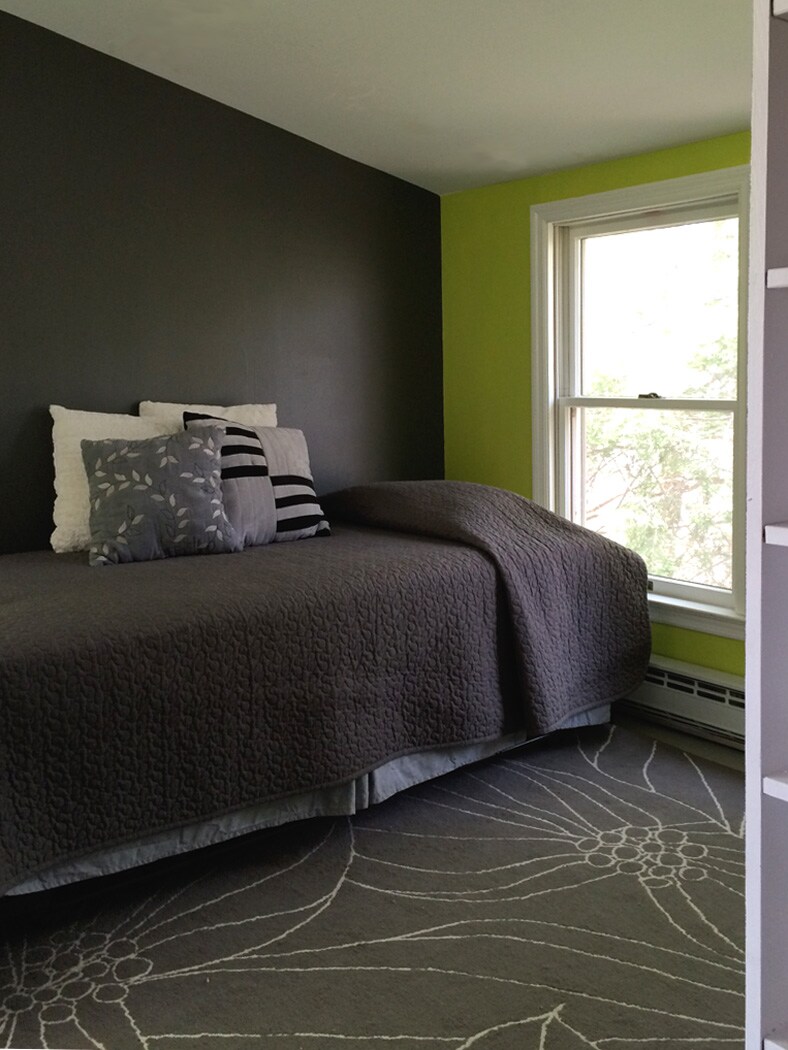 غرفة نوم في الطابق العلوي #1