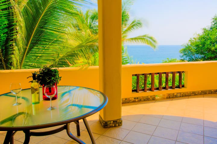 Luxury Oceanfront Apartment 4