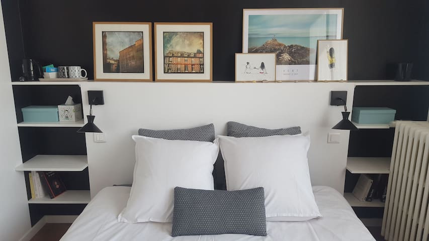 Room and bathroom private in a charming house