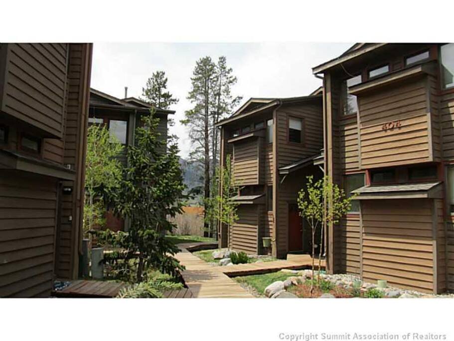 Quiet community tucked away from lots of fun just foot steps away