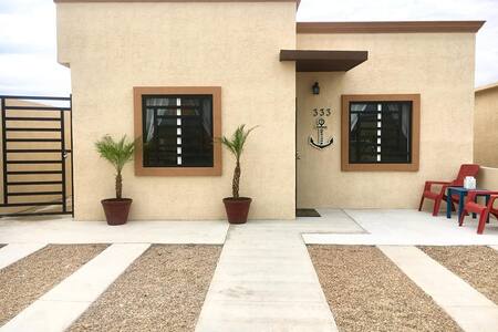 The Yacht Club-Backyard Bar, Games & Fire Pit