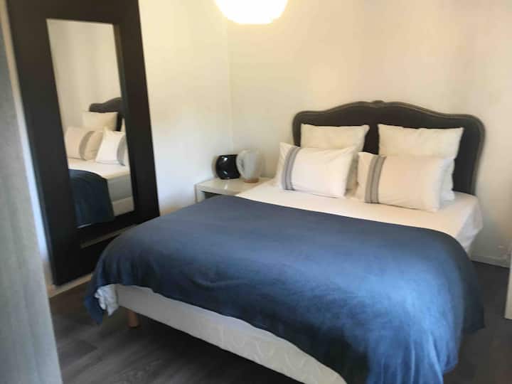 საძინებელი 1