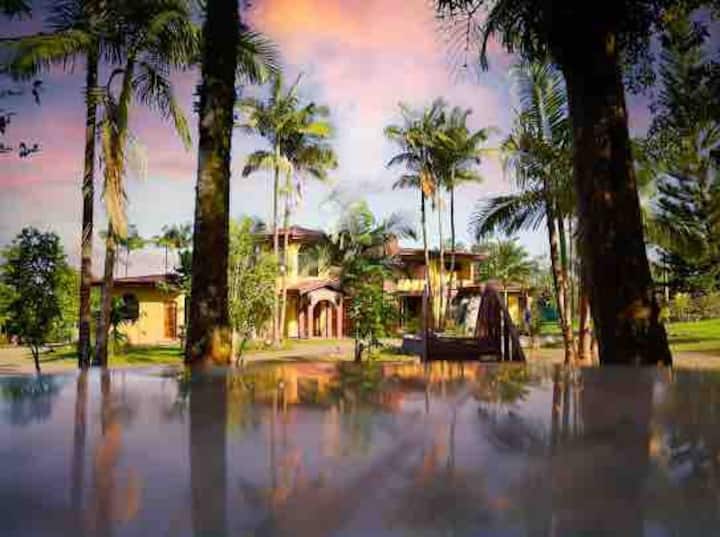 Arenal Mansion Houses for Rent in La Fortuna, Provincia de Alajuela