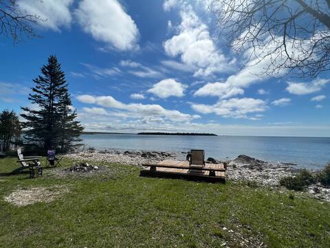 Drummond Island private waterfront getaway!