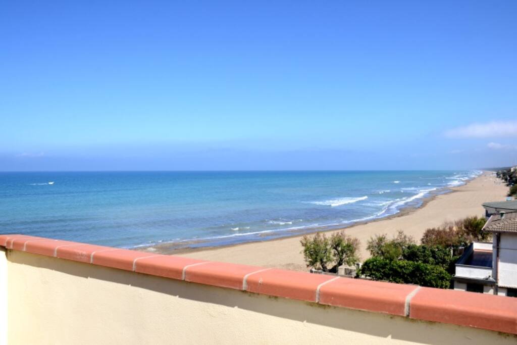 spiaggia in maggio