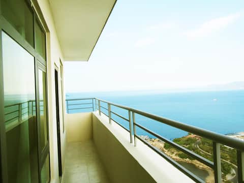 SOHO PENTHOUSE (40.28) 2 BALCONIES & FRONT SEAVIEW