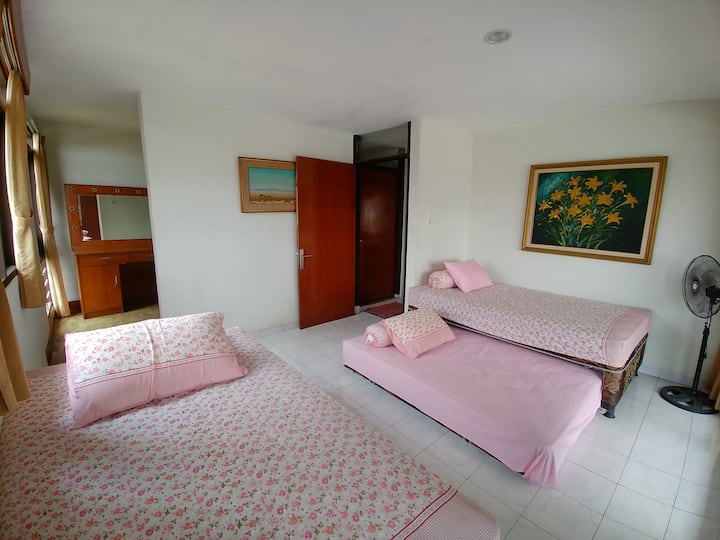 Bedroom 2 at upper floor, for 4 people with small dressing room

