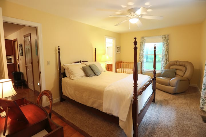 #1 Kati i parë i dhomës së gjumit/banja Madhësia e mbretëreshës