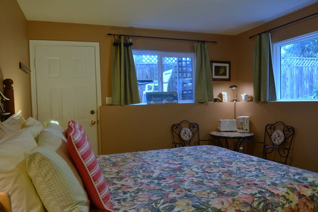 Cute Cozy Secret Garden Room Bed Breakfasts for Rent Cute Cozy Secret Garden Room Bed Breakfasts for Rent