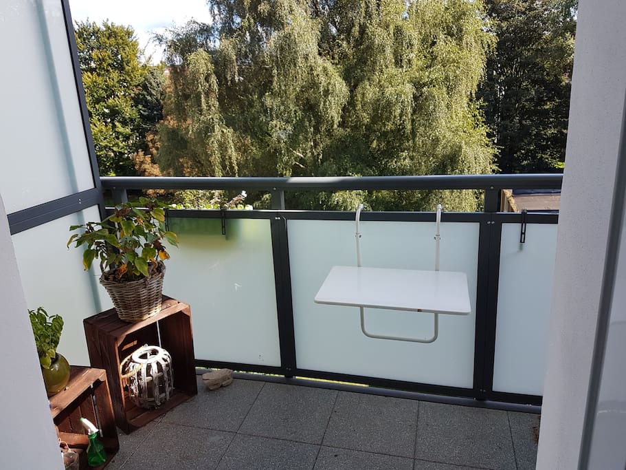 Balkon zum ruhigen Hinterhof