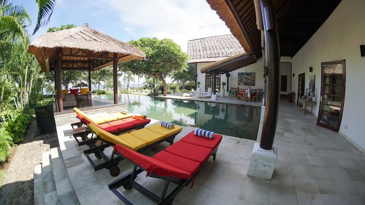 BEACHFRONT LUXURY VILLA LOVINA NORTH BALI