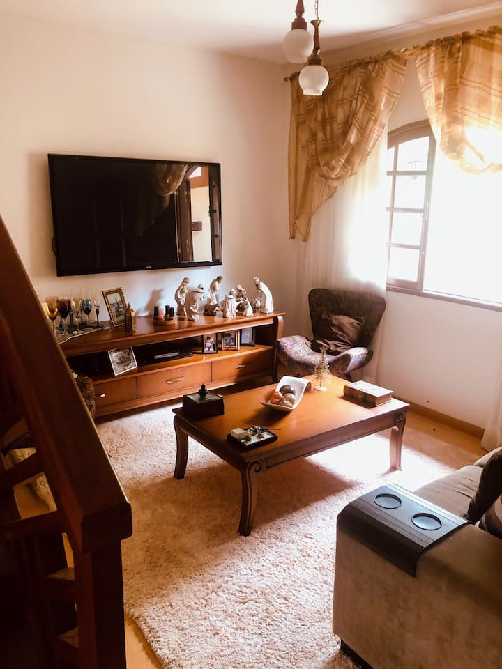 Casa Aconchegante  4 Quartos Bairro Conego Nf - Nova Friburgo