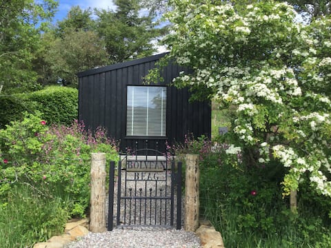 Popular Airbnb listing: Secluded cabin, North West Skye - Bolvean Beag in Duirinish