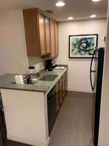 Luxury 2Bedroom Condo available CES 2020 gallery image 5