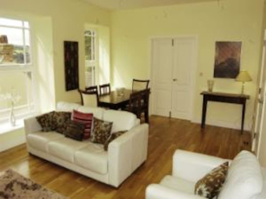 Lounge - 3 large windows with terrific views!