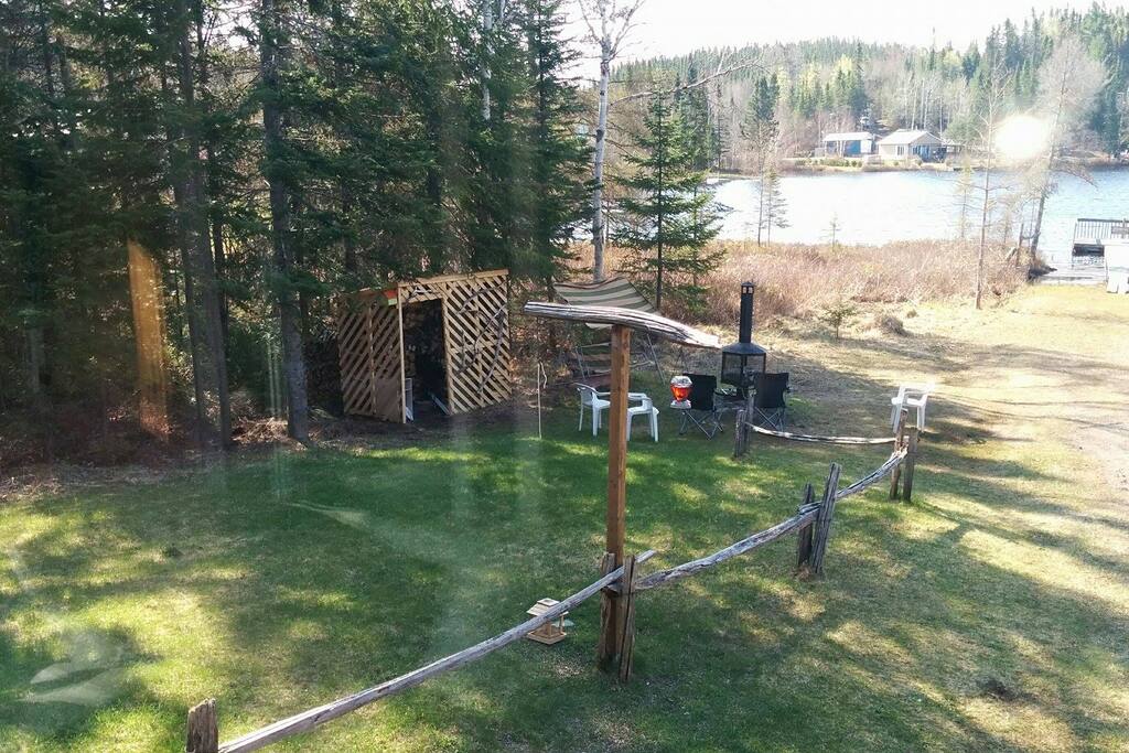 Coin feu avec bois à volonté