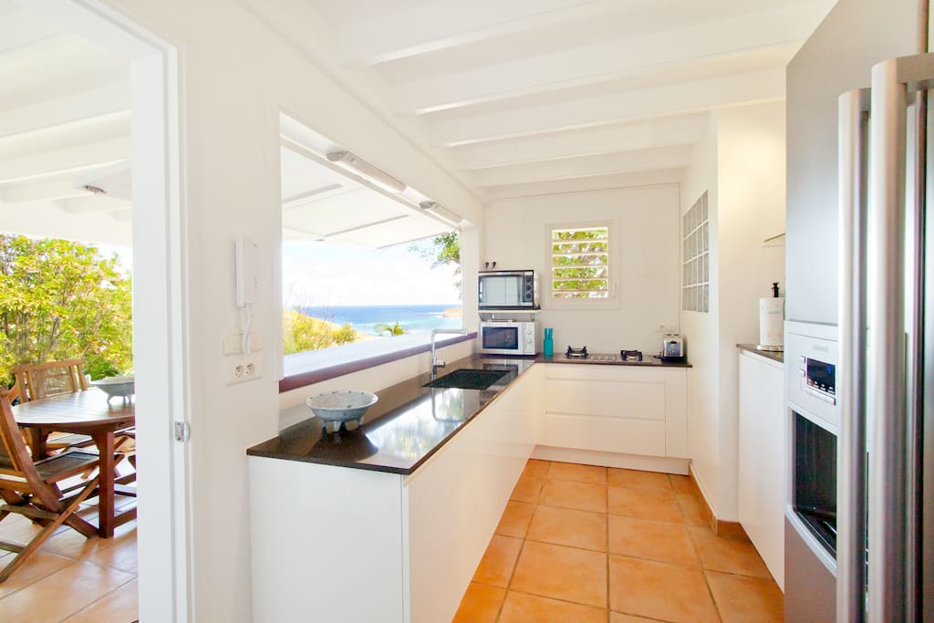 Modern recently renovated kitchen