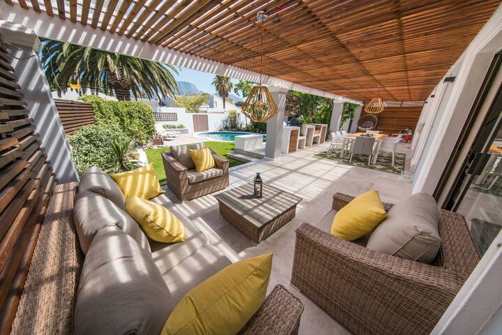 Holiday Home with Heated Pool & Sunny Terrace gallery image 4