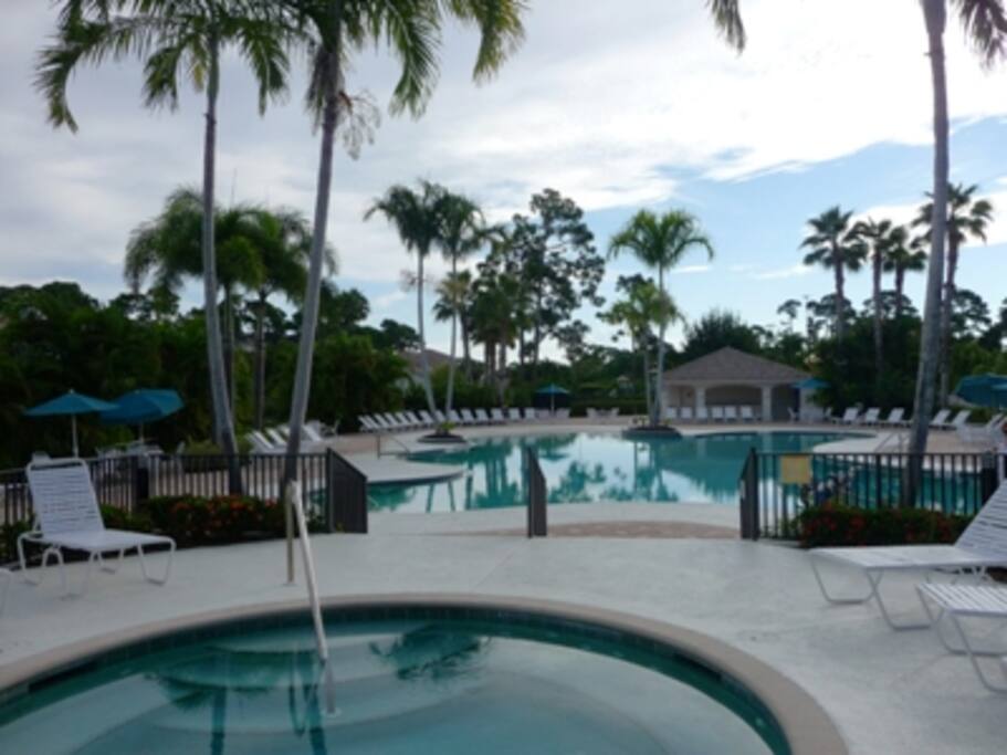 Out Door Hot Tub at Pool