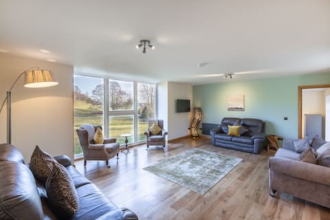 The Stables - Near St Andrews Sleeps 10