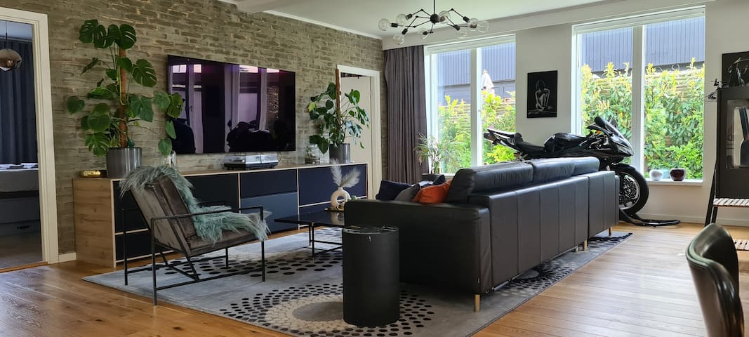 Comfortable home with free parking