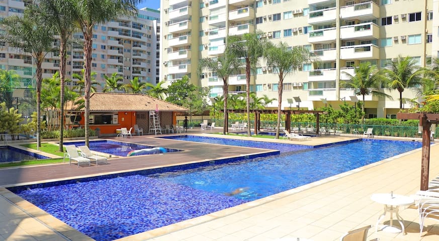 ⭐AP BARRA 2 SUÍTES 10 MIN PRAIA + ESTACIONAMENTO