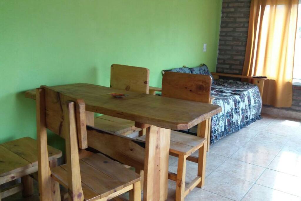 Comedor. Sillón cama con tv plasma con DirecTV