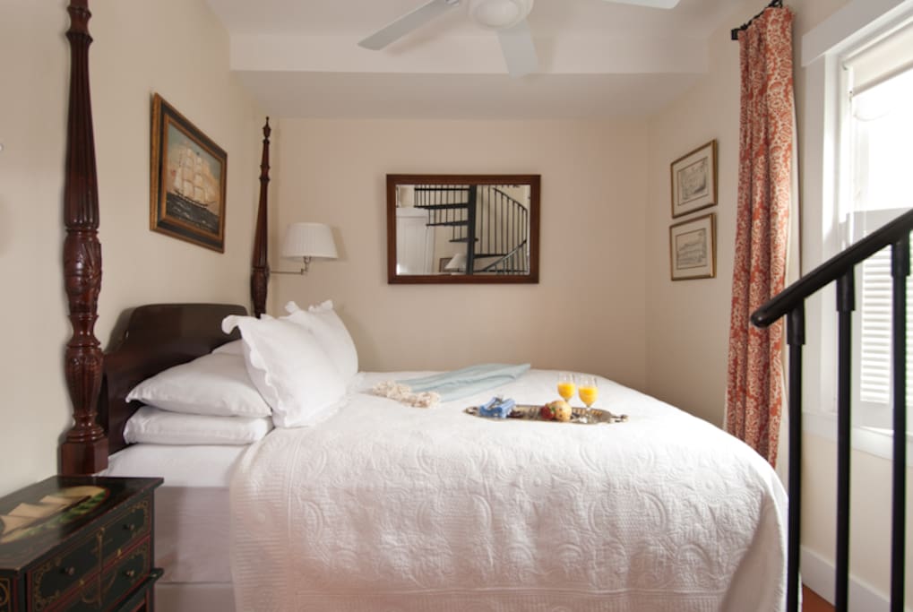 Queen bedroom