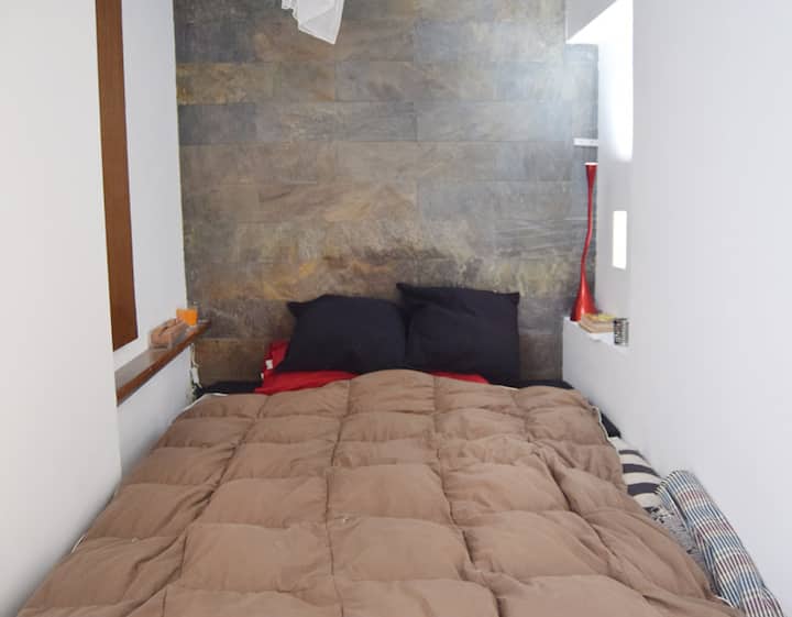 Comfortable Modern Artist's House Near Beach - Valencia