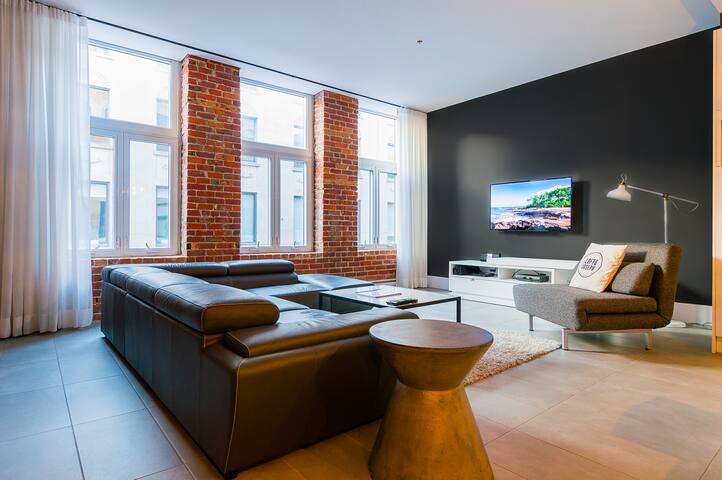 102 – Les Lofts St-Joseph – Par Les Lofts Vieux-QC gallery image 4