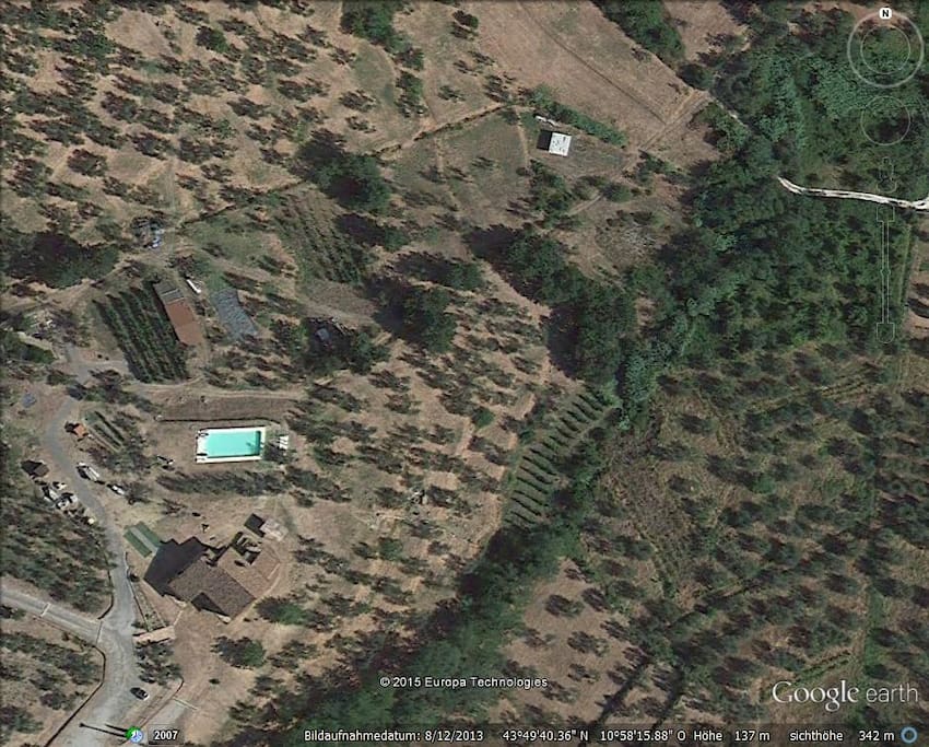 the property seen from above (Google earth)