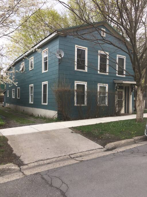 Front of house with drive way on the left