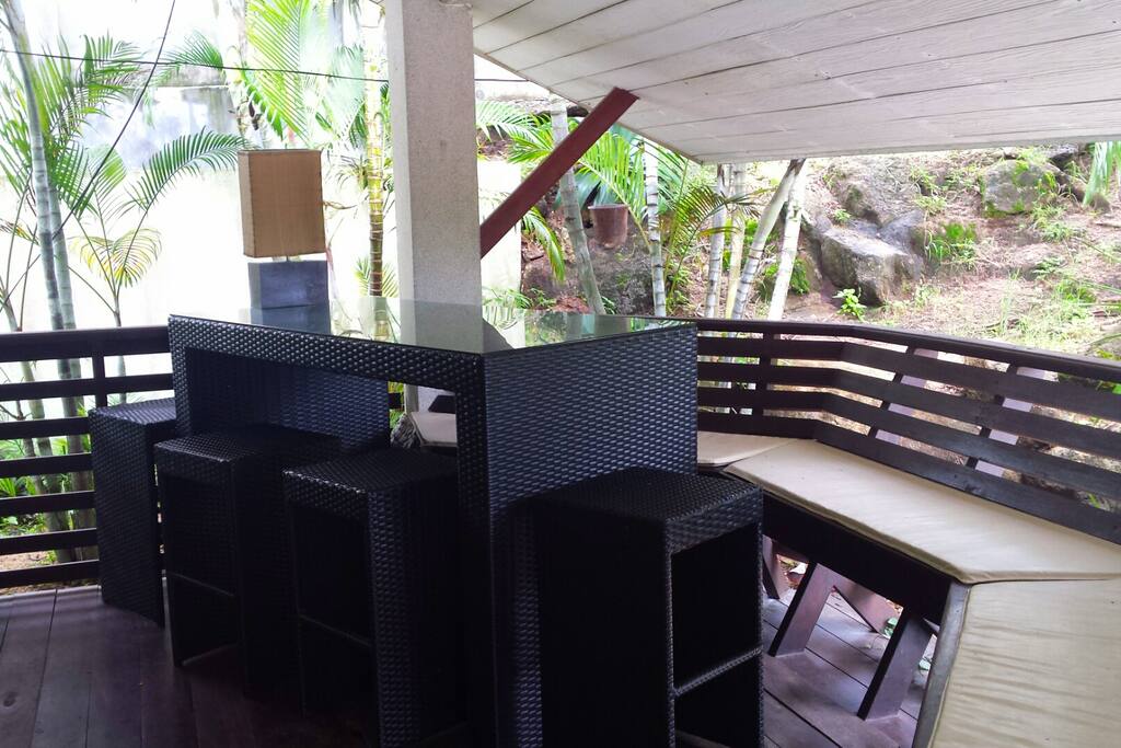 Terrasse ombragée.