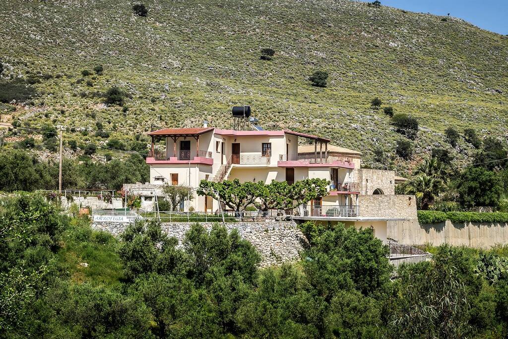 AstroStudio, Argyromouri,Exopoli, Georgioupoli