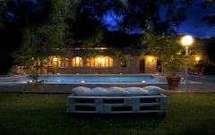 Tuscany+home+with+swimming+pool