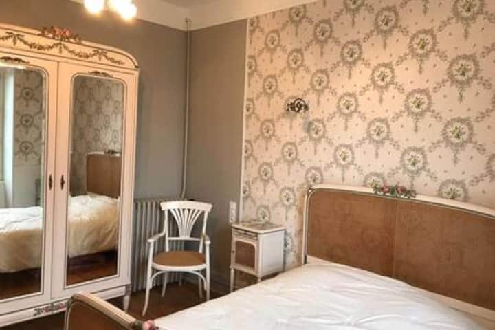 Საძინებელი Hélène #2 (1-ლი სართული)