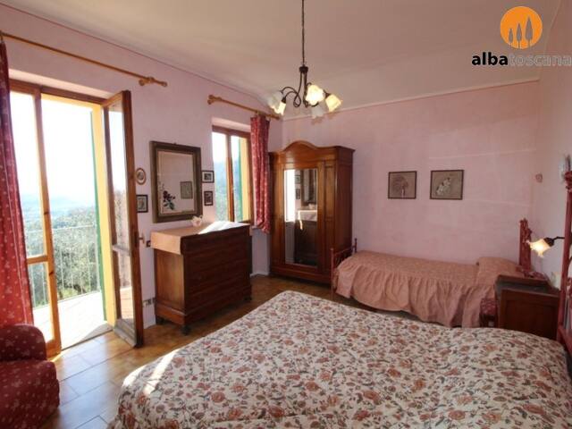 Airbnb Giuncarico Vacation Rentals Places To Stay Toscana