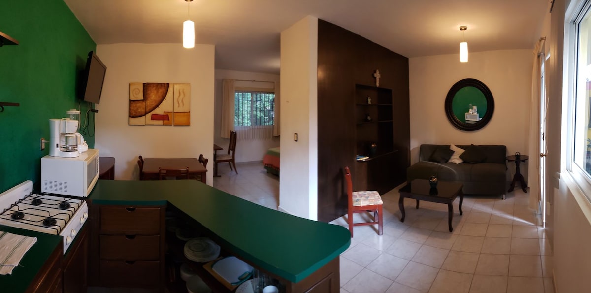 Cozy Studio + AC @ Residencial Campestre & Starbucks