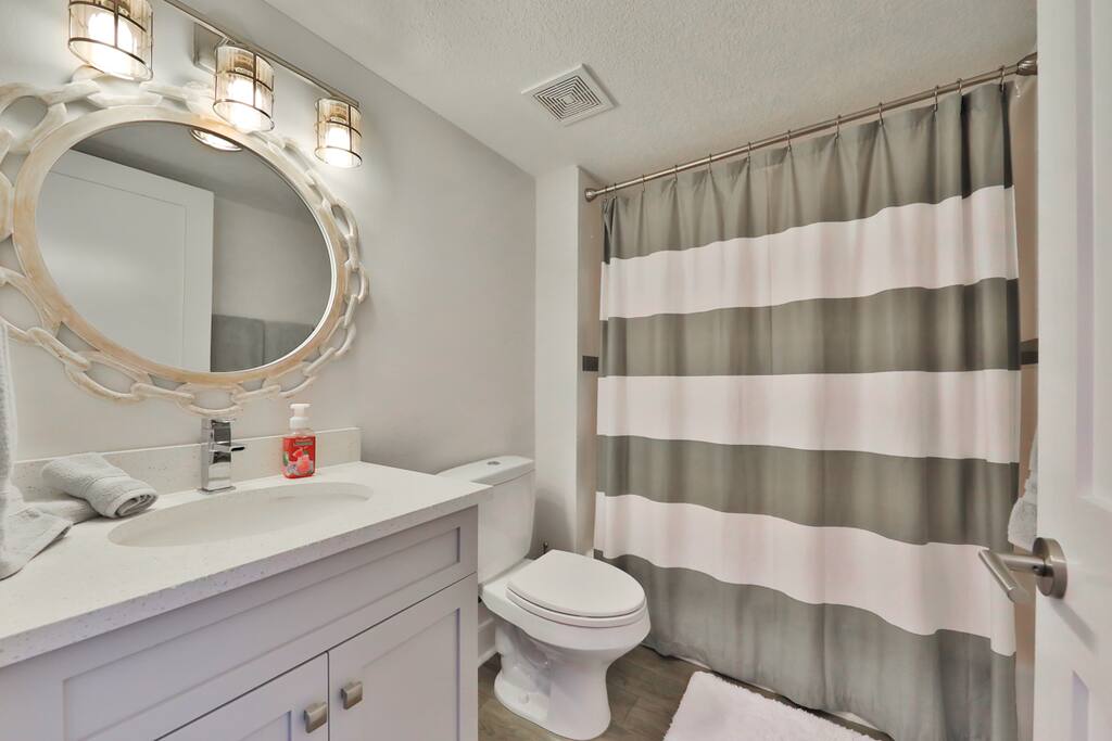 Downstairs Full Bath