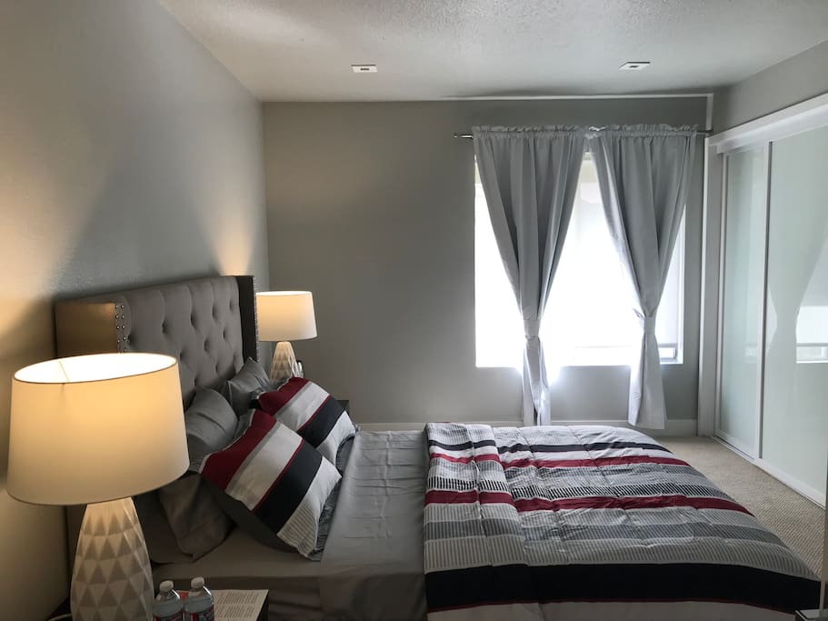 Queen bed with a huge closet space
