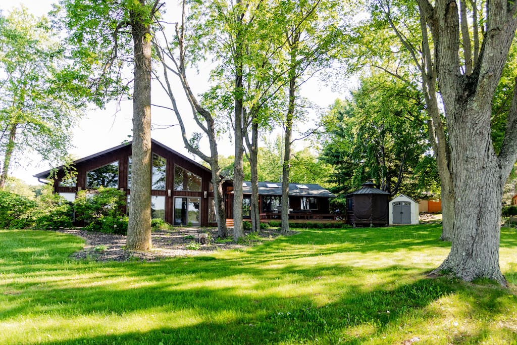 Luxurious Lake McKenzie Cabin Getaway Cabins for Rent in Spooner