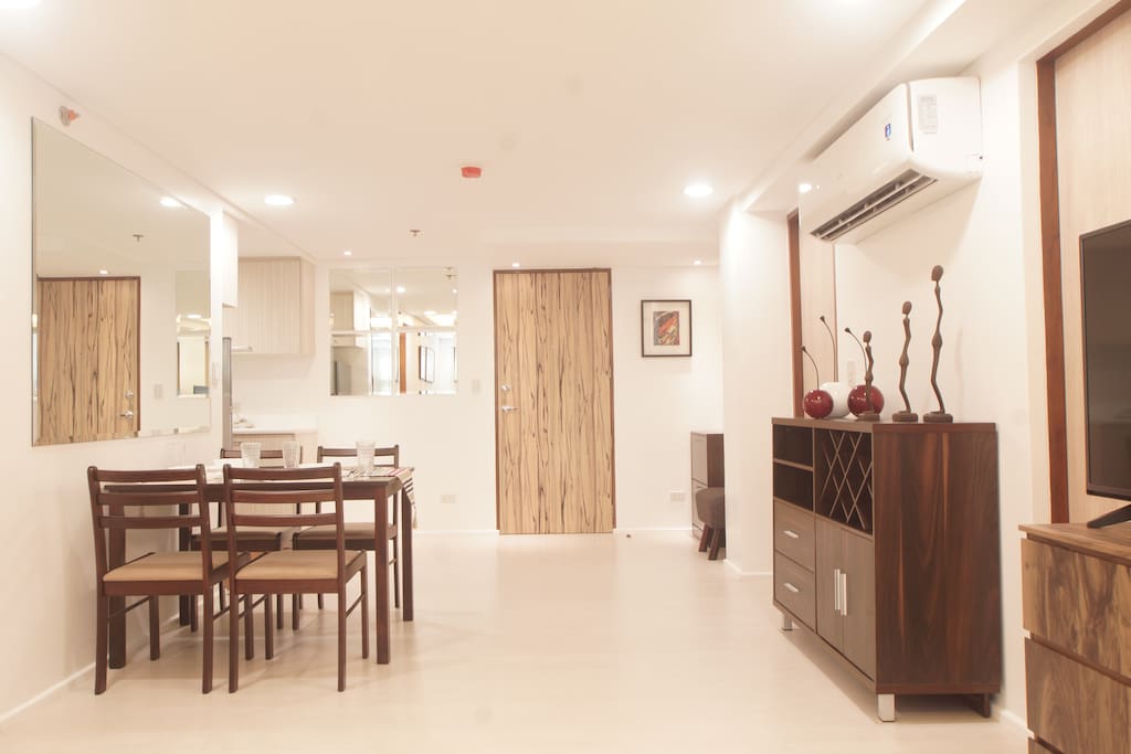 Dining area and main door