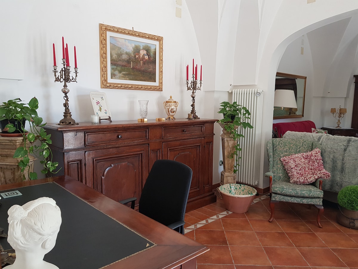 Beliebte Airbnb-Anzeige: Villa dell'Amicizia, Italian garden with pool in Brindisi