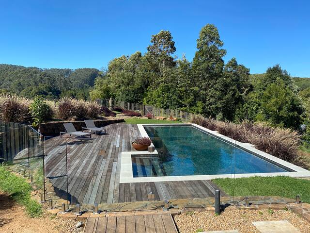 Hector’s House in the Byron Bay hills gallery image 4