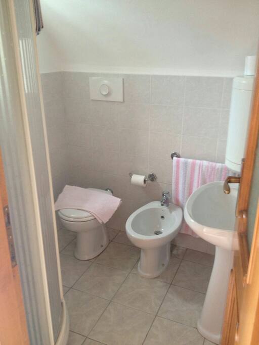 Bagno con doccia