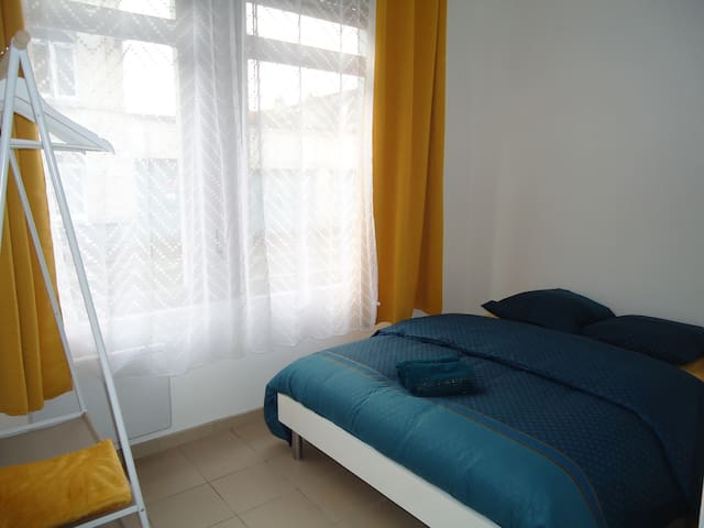 ST OMER CENTRE plain pied 2/4 couchage ACCES 24/24