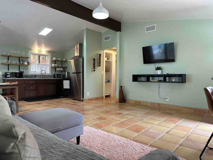 Mid-long Term Fully Furnished 2-bedroom Rental - 聖塔芭芭拉